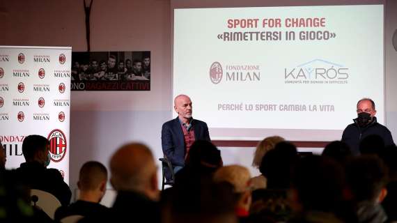 'Rimettersi in gioco': l'incontro tra Pioli e i ragazzi del progetto Sport for Change di Fondazione Milan