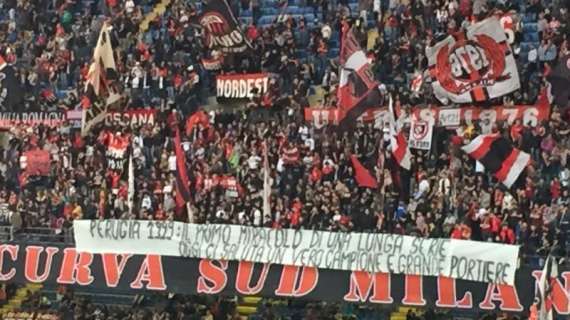 FOTO MN - Striscione della Curva Sud per Abbiati: "Perugia 1999: il primo miracolo di una lunga serie..."