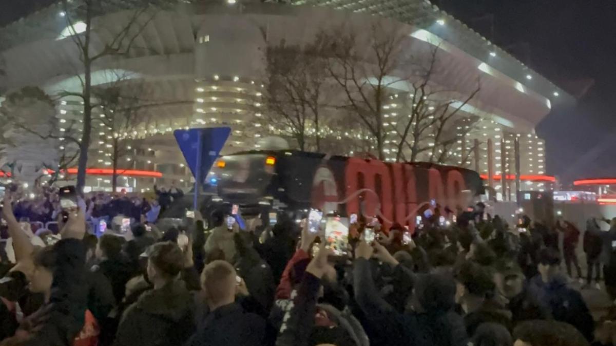 VIDEO MN - Il Milan arriva a San Siro per il Derby contro l'Inter