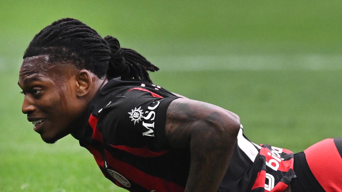 Baiocchini: "Se arrivasse un'offerta per Leao, il Milan la prenderebbe in considerazione"