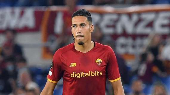 Roma, lesione muscolare per Smalling: out per 2-3 settimane