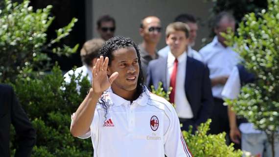Dinho fermo 7 giorni, non partirà per Londra