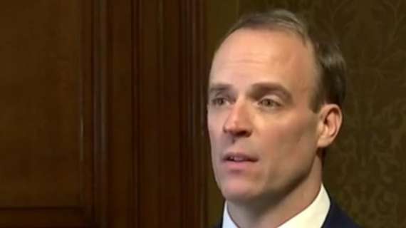 Raab: "Stiamo lavorando per la ripresa della Premier League a porte chiuse"