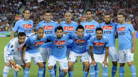 Parte la sfida, i tifosi napoletani: "Chi non salta rossonero è"