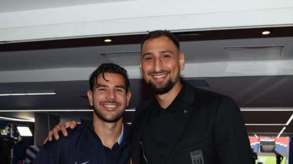 Reunion rossonera a Parigi. Theo incontra Donnarumma: "Hermanito"