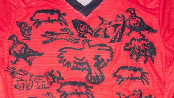 Tra sport e arte, il Velasca gioca con maglie dipinte a mano