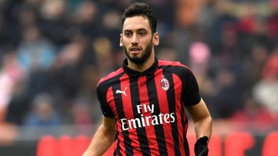 Gattuso su Calhanoglu: "Se domani dovesse giocare a centrocampo, lo farà da mezzala"