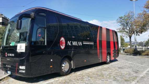 MN - Il pullman del Milan è arrivato allo stadio Bentegodi