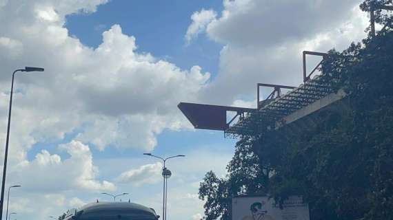 MN - Milan arrivato a San Siro: alle 15 la sfida contro il Verona