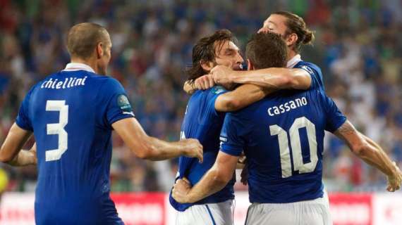 Altro che biscotto: bastano Cassano e Balotelli, l'Italia vola ai quarti
