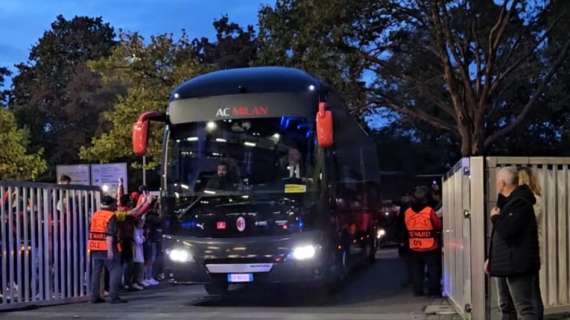 VIDEO MN – Milan arrivato in pullman al Signal Iduna Park di Dortmund