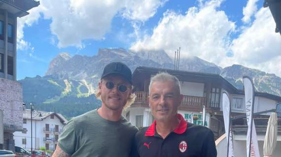 FOTO MN - Kjaer fa visita al Milan Junior Camp di Cortina D'Ampezzo 