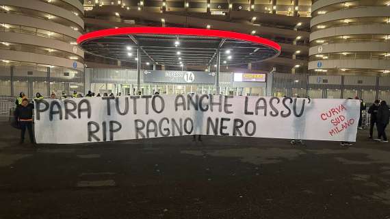 FOTO MN - La Curva Sud ricorda il compianto Fabio Cudicini: "Para tutto anche da lassù"