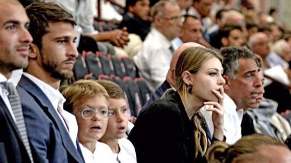 FOTO MN - Barbara Berlusconi a San Siro con i due figli per sostenere il Milan