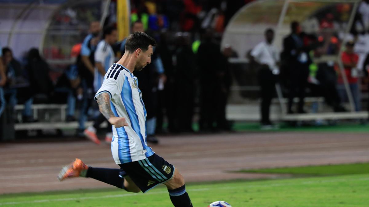 Salta Finalissima tra l'Argentina e la Spagna: Messi farà un'amichevole col Guatemala