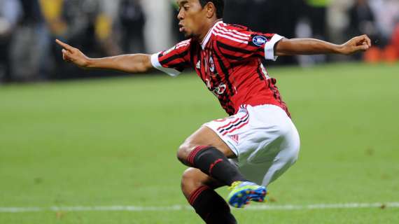 Emanuelson scavalca Aquilani