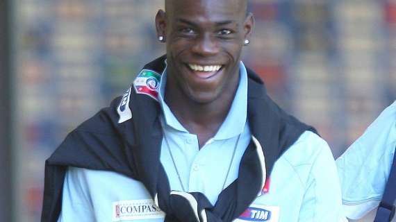 Balotelli messaggi d'amore al Milan: "Mi piace, è una squadra forte"