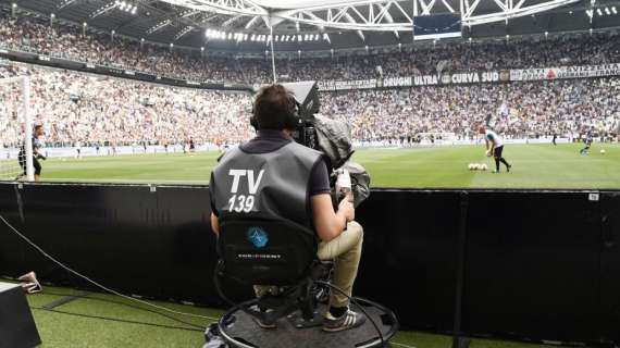 Corriere della Sera: "La partita tra società e tv. Così si salva il sistema"