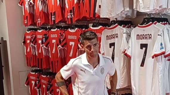 FOTOGALLERY MN - Morata si presenta ai tifosi: bagno di folla allo store di via Dante