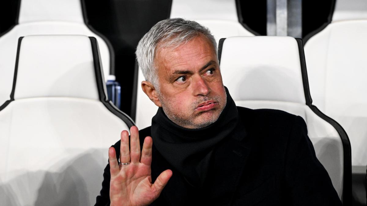 Mourinho nega tutto: “Nessuno dal Real mi ha chiamato, ho ancora un anno di contratto al Benfica”