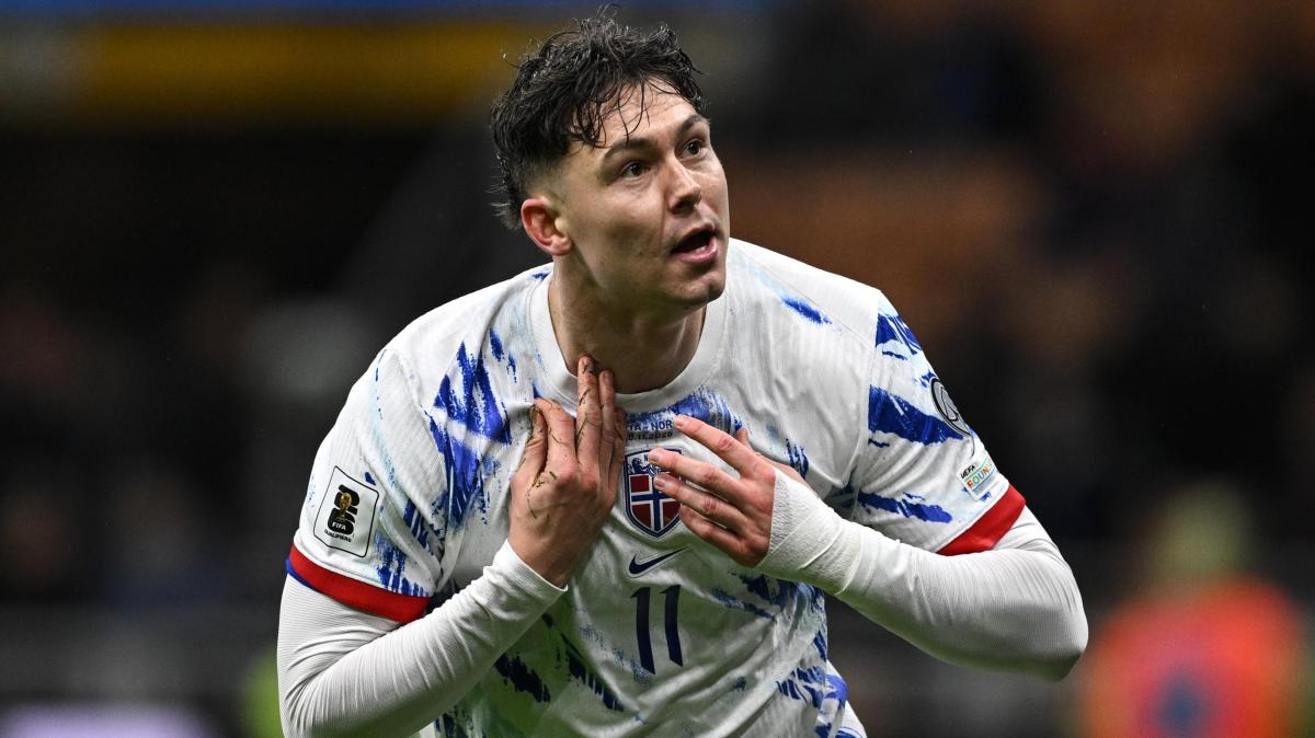 L'ex Milan Strand Larsen conteso tra Leeds e Crystal Palace