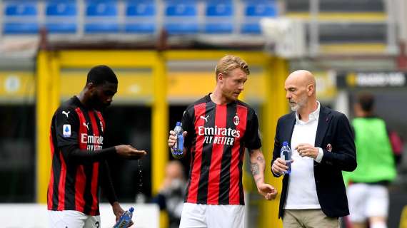 Pioli studia l'undici anti-Atalanta: difesa e mediana già fatte