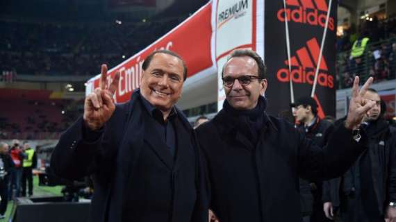 La Stampa - Berlusconi vorrebbe tenersi il Milan ma sarebbe una prospettiva "dolorosa" sul mercato