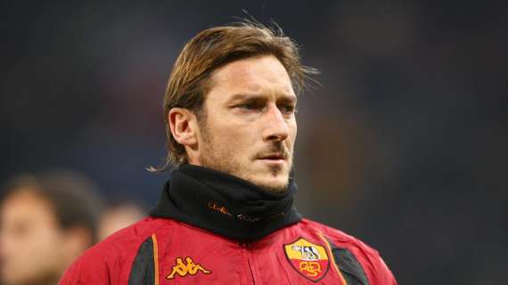 Totti: "Auguro a Nesta e Beckham una pronta guarigione"