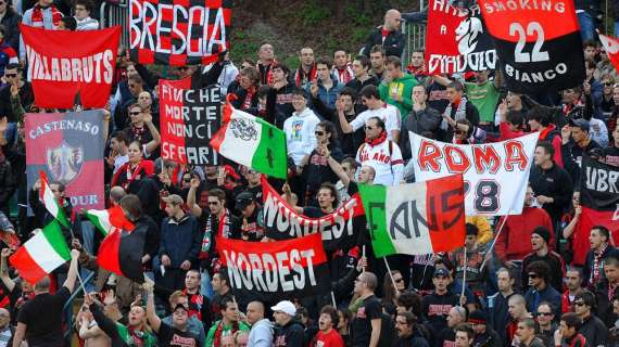 Tensione alle stelle tra la curva e Berlusconi: ecco gli striscioni principali