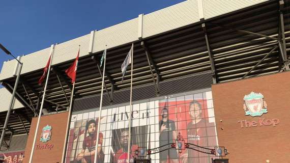 VIDEO MN - Il Milan è arrivato a Anfield: le immagini del pullman rossonero