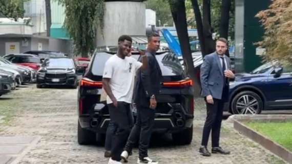 MN – Milan, Musah arrivato in sede per la firma sul contratto