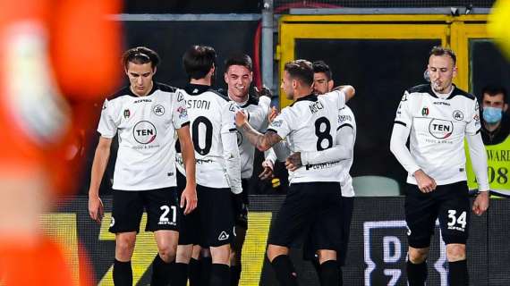Calcio: allo Spezia la sfida salvezza, 2-1 al Cagliari