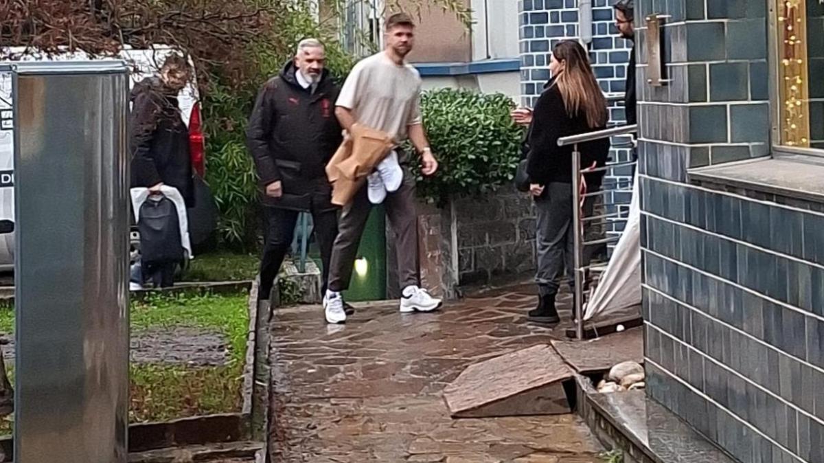 VIDEO MN - L'arrivo di Fullkrug alla clinica La Madonnina per le visite mediche con il Milan