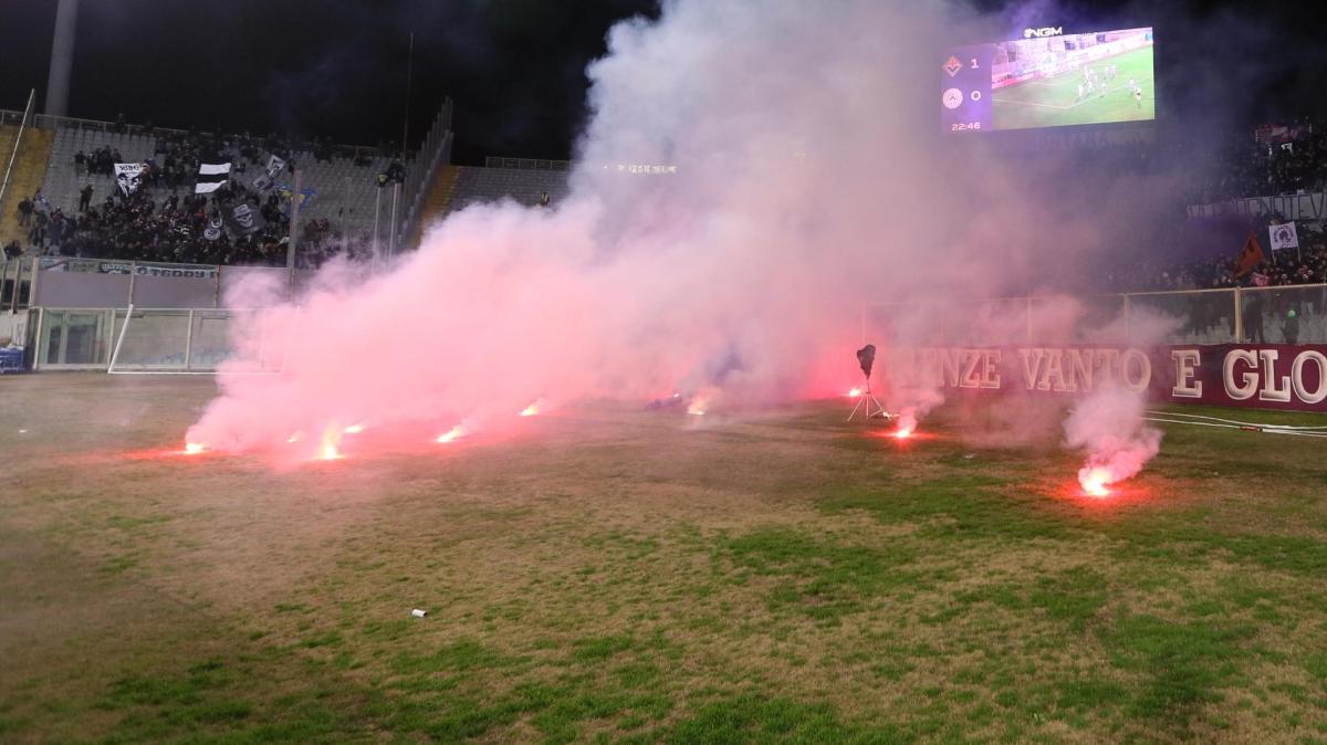 Slavia Praga ad un passo dal titolo nel derby ma… invasione di campo, sconfitta a tavolino e titolo allo Sparta?