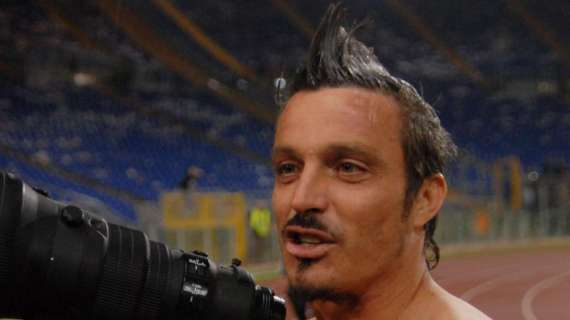 Oddo: "Nelle feste mi beccano sempre ubriachello perché non reggo l'alcol"