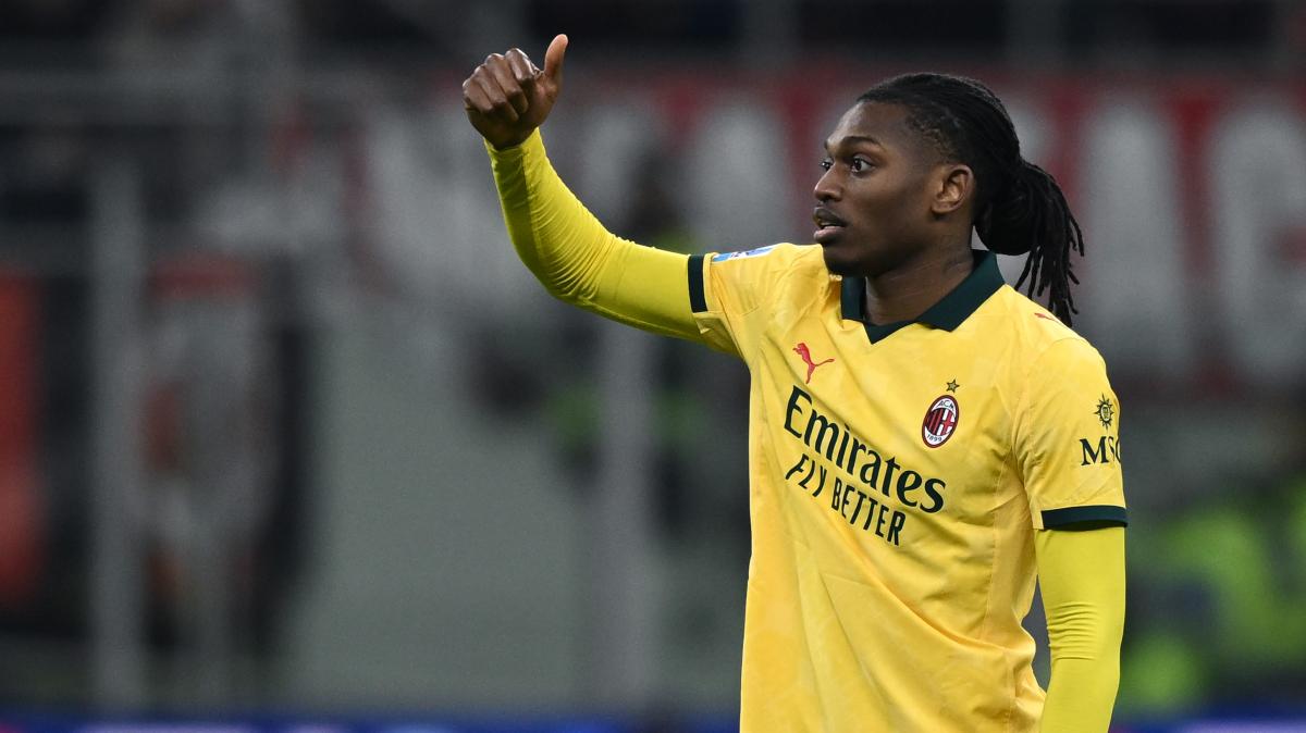 Leao: "Tifosi, capisco i fischi ma ora è il momento di essere tutti uniti"