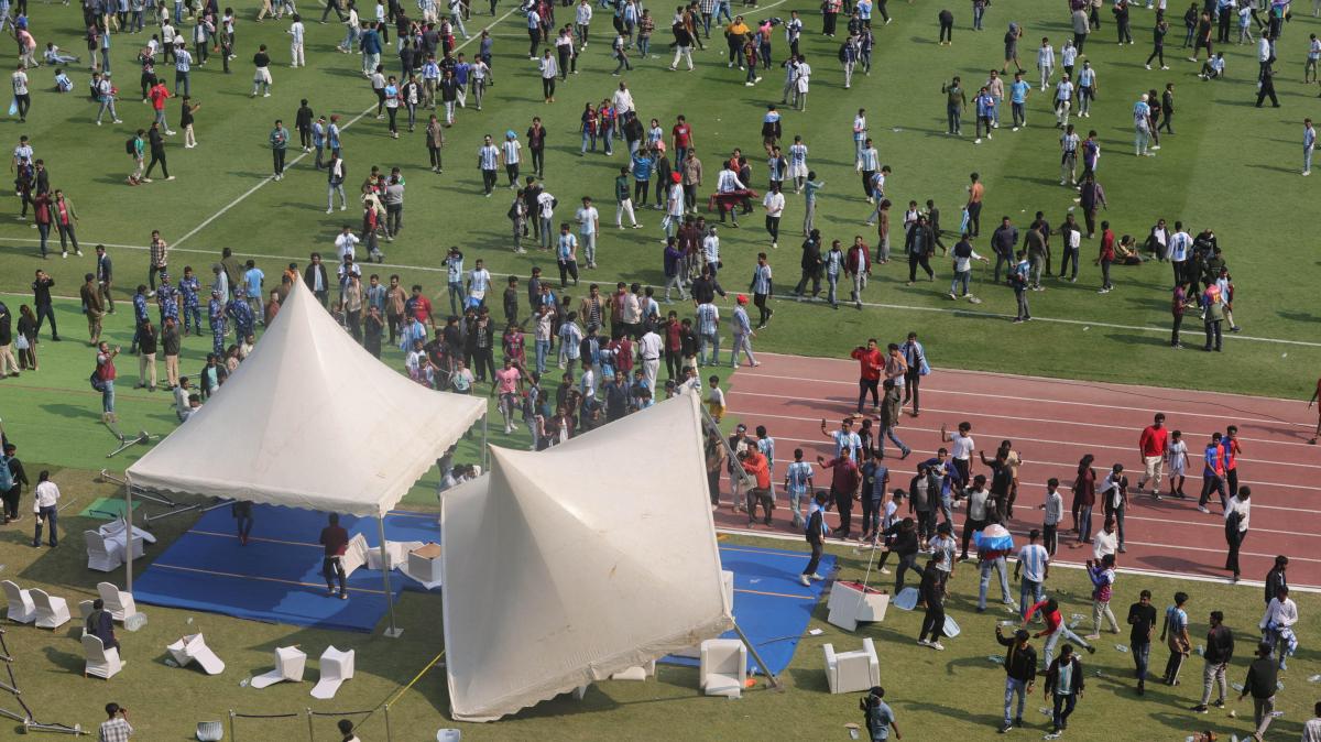 Messi c’è ma non si vede, tifosi vandalizzano uno stadio in India