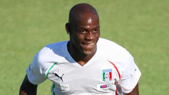 Balotelli ad Ibra: "Vieni al City"
