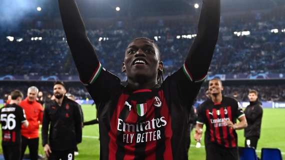 Leao a Sky: "Voglio rimanere? Sì, ma ci sono cose da sistemare. Al Milan sono a casa, molto contento di essere qua"