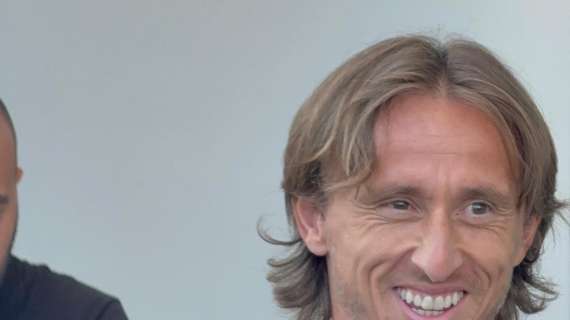 Modric: "Sono molto felice. Mi aspettano grandi sfide, avrò tempo per parlare di tutto”