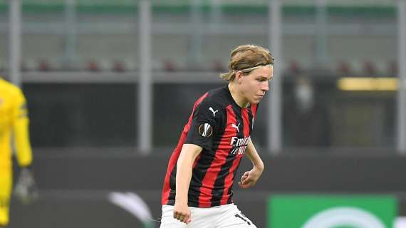 La Stampa: "Il Milan vince il girone grazie al gol di Hauge e alla sconfitta del Lille"