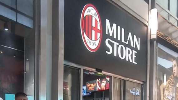 VIDEO MN – Cresce l’attesa per Milan-Chelsea: la coda al Milan Store in Duomo