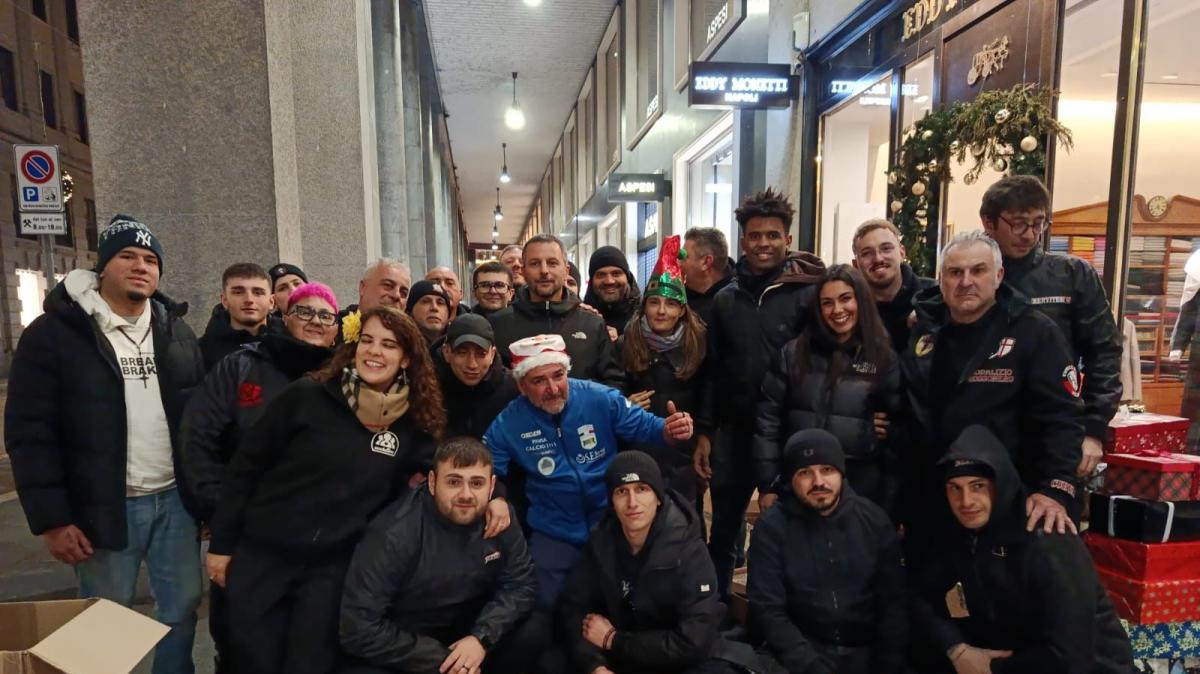 FOTO - Natale, anche quest'anno scende in campo la Curva Sud: l'iniziativa solidale