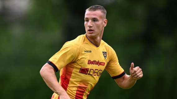Camarda indosserà la maglia numero 22 al Lecce: venerdì prima gara ufficiale