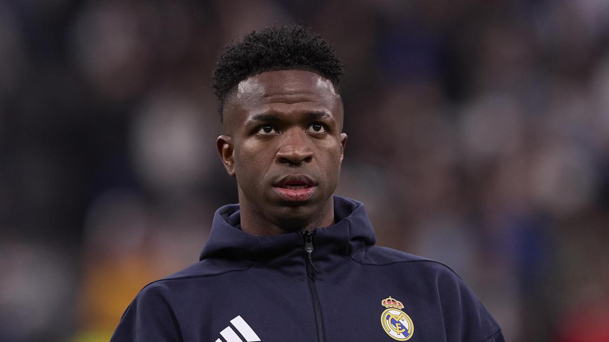 Brutta scena in Benfica-Real: Vinicius abbandona il campo 10 minuti per presunti insulti razzisti da parte di Prestianni