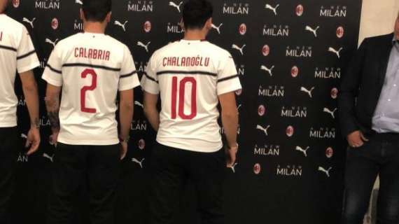 Milan Gaffe Puma Sbagliato Il Nome Di Çalhanoğlu Sulla Nuova Maglia 