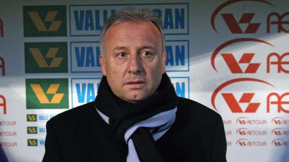 Zaccheroni: "Derby, l'Inter ha più possibilità. Ma per il Milan forse è meglio"