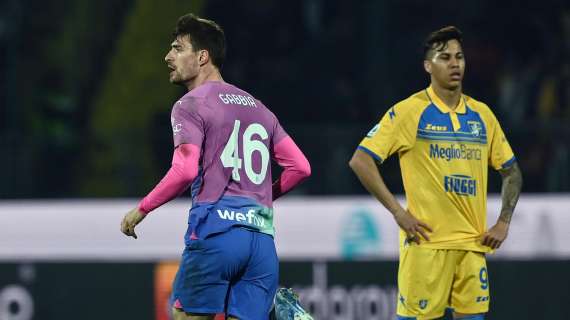 Altro 2-3 in contro-rimonta: Jovic salva il Milan nonostante una brutta prova a Frosinone