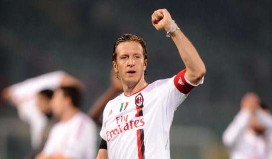 UFFICIALE: Ambrosini ha rinnovato fino al 2013