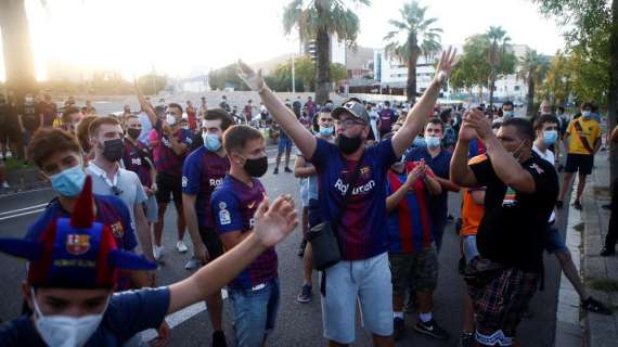 Messi: tifosi Barcellona tentano irruzione al Camp Nou